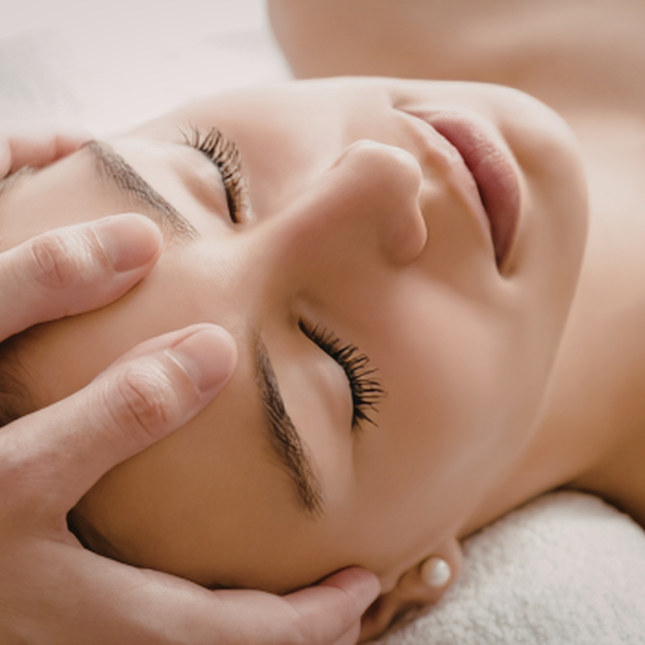Bindweefselmassage Facial 75